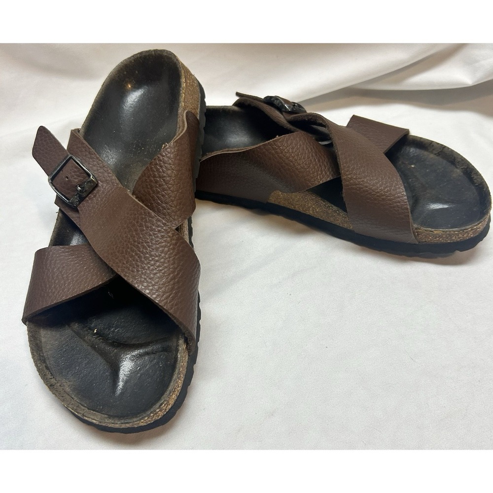 Women’s Brown Crisscross Comfort Sandals